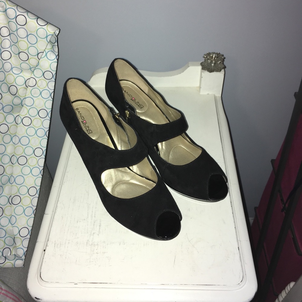 Bandolino black suede shoes!